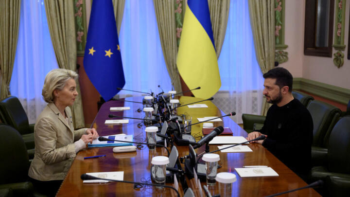 European Commission President Ursula von der Leyen (L) and Ukrainian President Volodymyr Zelensky attend a meeting in Kyiv, Ukraine on November 4, 2023.